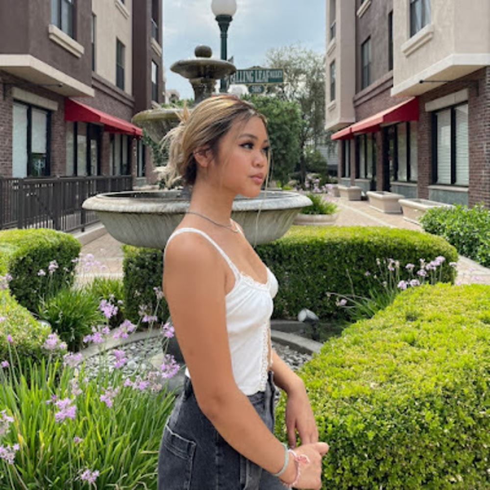 Meet your Posher, Abella
